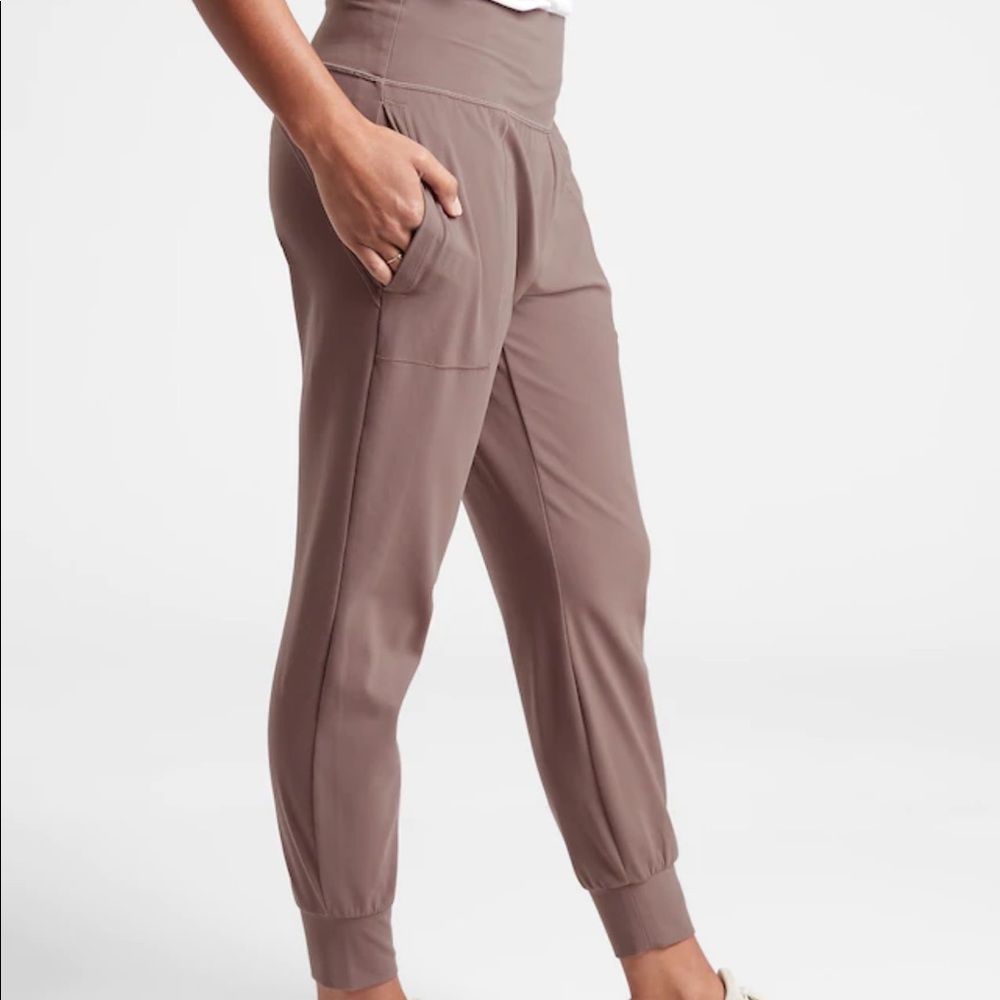 Athleta Salutation Joggers in Powervita